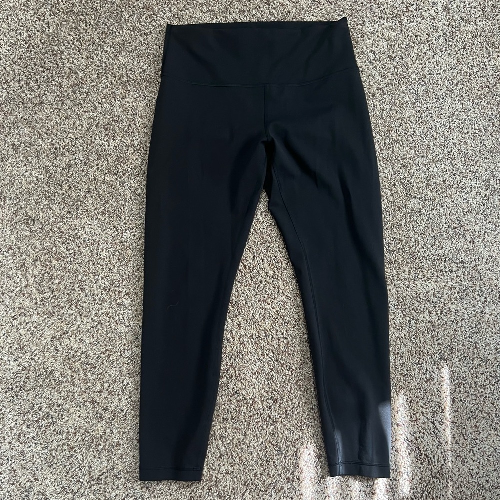 Women’s Lululemon Wunder Train High-Rise Tight with Pockets 25"